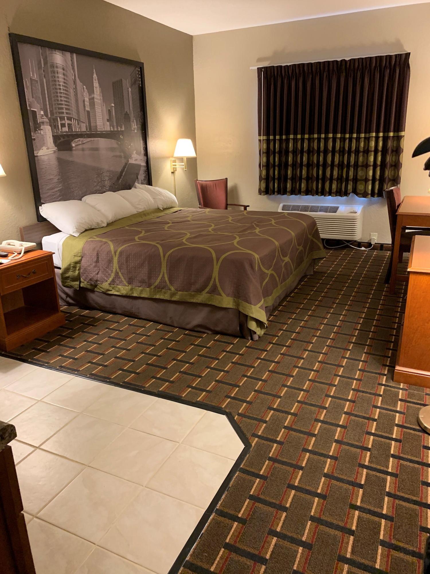 Super 8 By Wyndham Valparaiso Εξωτερικό φωτογραφία
